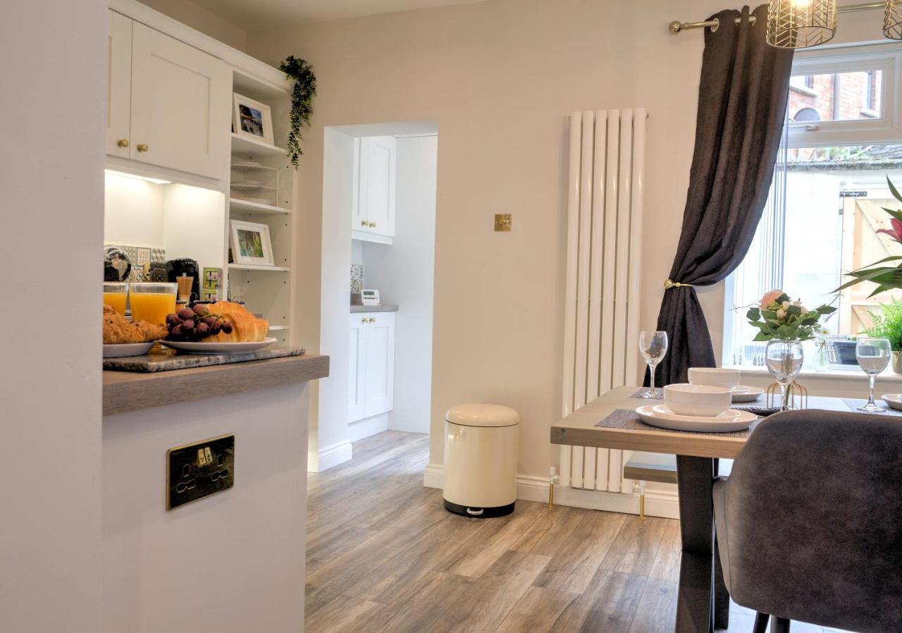 The Belfast Boutique Central Cozy Sleeps7 (Adults Only) المظهر الخارجي الصورة