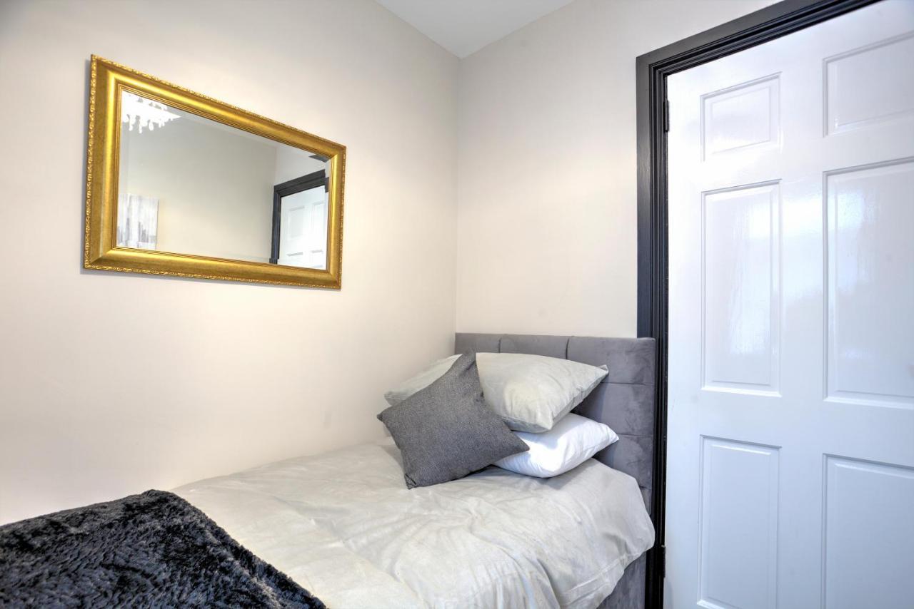 The Belfast Boutique Central Cozy Sleeps7 (Adults Only) المظهر الخارجي الصورة