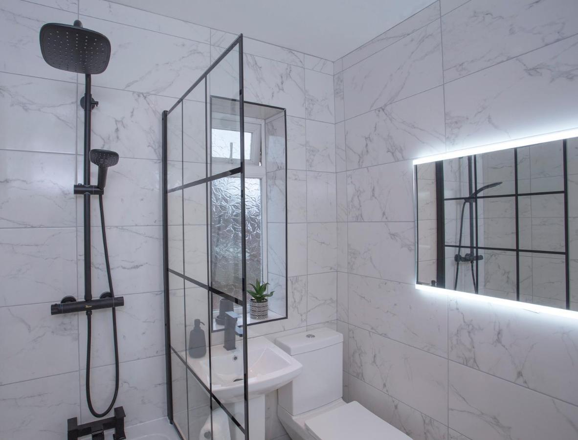 The Belfast Boutique Central Cozy Sleeps7 (Adults Only) المظهر الخارجي الصورة
